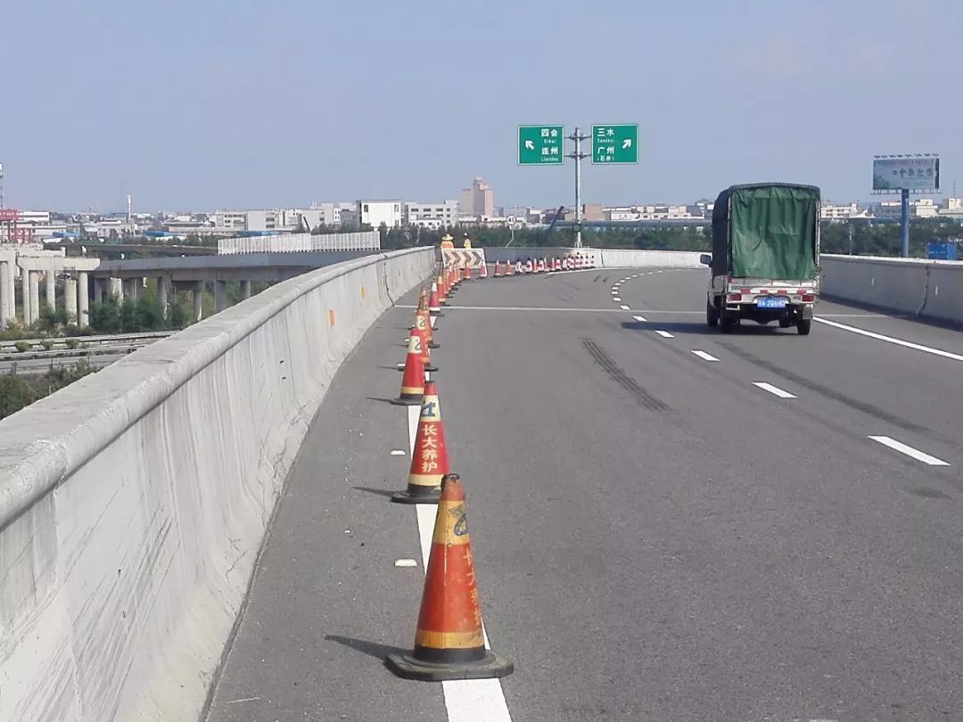 s8广佛肇高速公路26日下午禁止通行